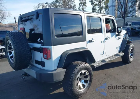 2013 Jeep Wrangler Unlimited Sahara z USA, uszkodzony, nr VIN 1C4HJWEG0DL546620